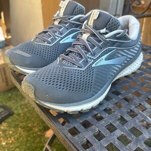 Brooks Ghost 12 Women Grey Running Shoes Sneakers Athletic